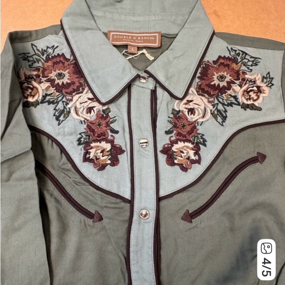 Double D Ranch Green Embroidered Blouse
